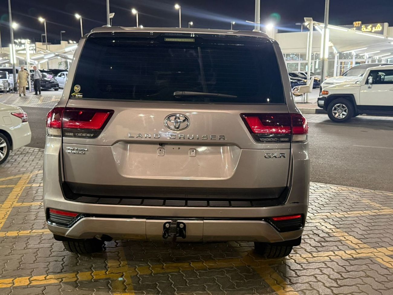 تويوتا لاند كروزر GXR 3.3L Twin Turbo Diesel Engine LHD 4WD Automatic Gear 7 Seats 5 Doors