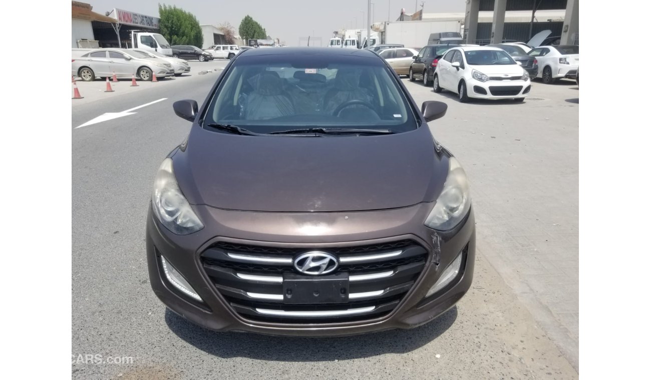 هيونداي i30 2.0L Petrol, Alloy Rims, Sunroof (LOT # HI2013)