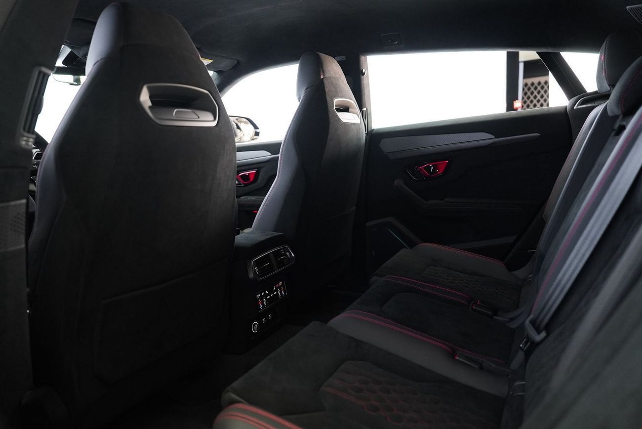 لامبورغيني اوروس 4.0T V8 Performante