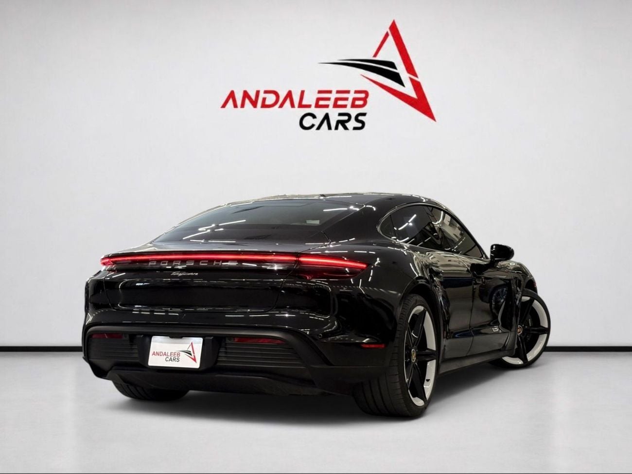 بورش تايكان AED 3,520 P.M | 0% DOWN PAYMENT | PORSCHE TAYCAN STANDARD | EV | 2022 | AMERICAN SPECS