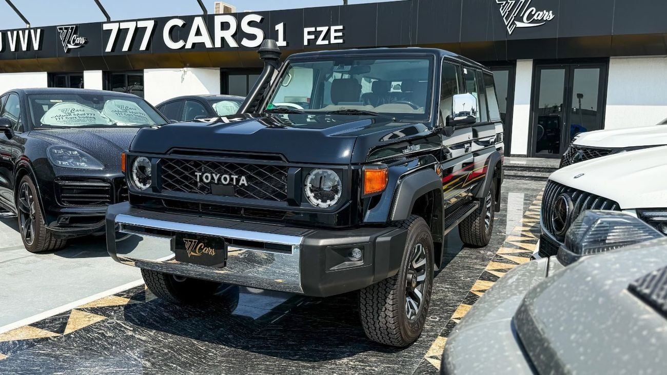 تويوتا لاند كروزر 70 TOYOTA LAND CRUISER HARD-TOP (70 SERIES) A/T 4.0L - 2025