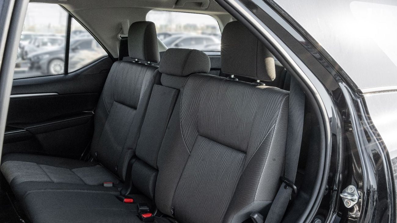 تويوتا فورتونر 2026 Toyota Fortuner VX 4.0L AT Petrol (Black-Black)