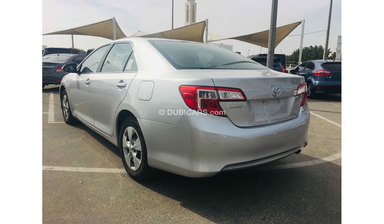 Used Toyota Camry 2014 for sale in Sharjah 205774
