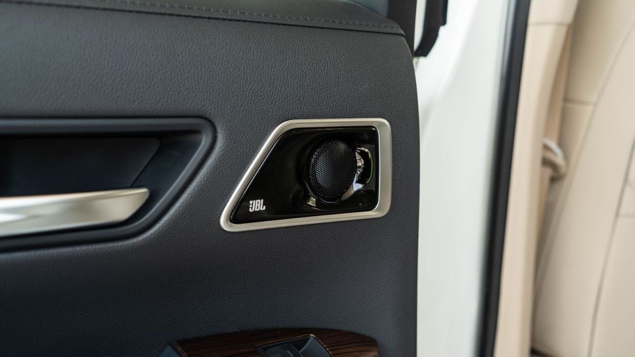 Toyota Land Cruiser VX | 4.0L | V6 |2025