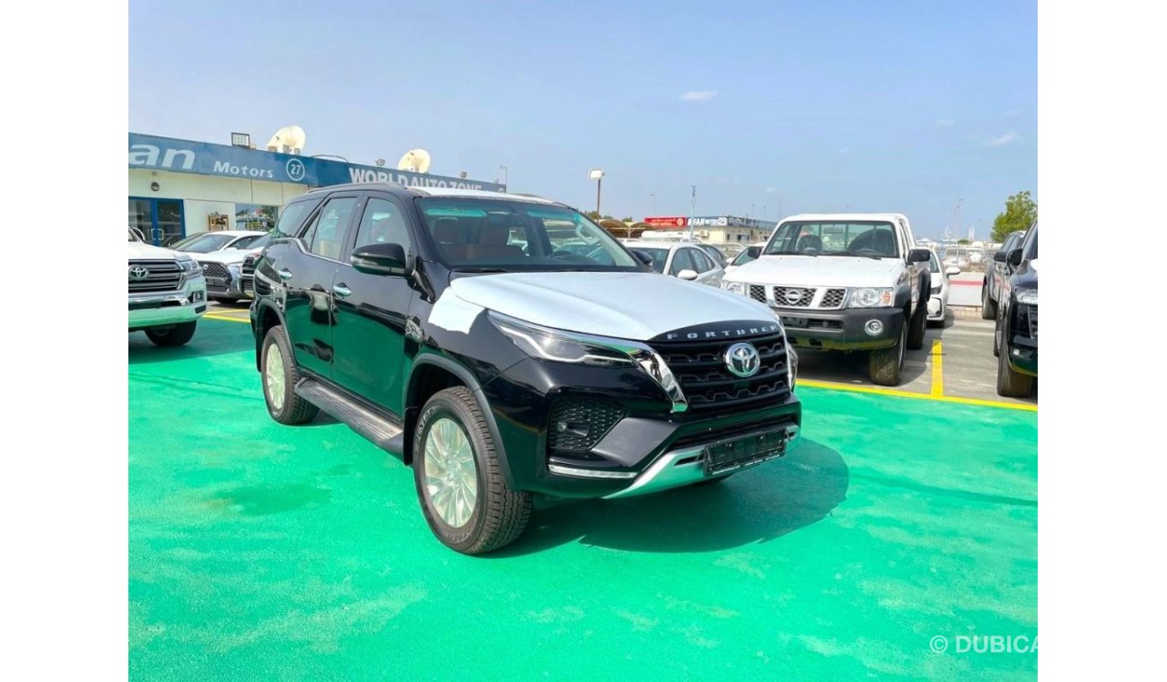 Toyota Fortuner 2.8 engine / 4x4 / full option / model 2023