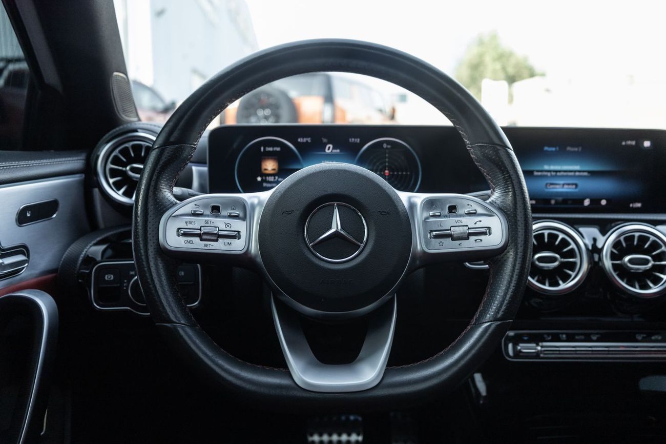 Mercedes-Benz A 250 AMG Premium + 2.0L