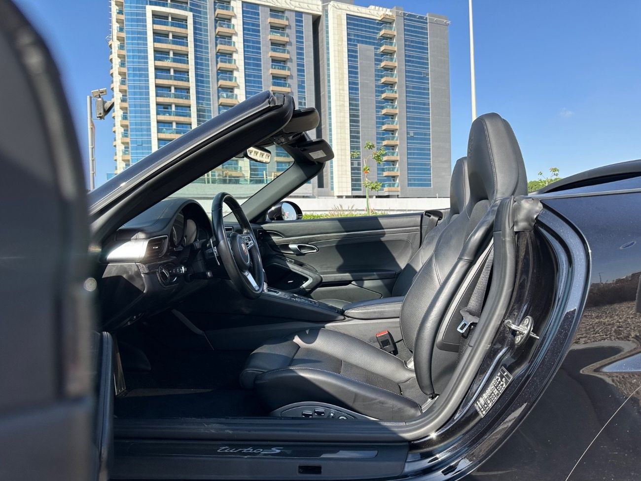 Porsche 911 Turbo S 3.8L (560 HP) Convertible Turbo S 3.8L (580 HP) Convertible | 2018 | Europe Specs | Full Opt