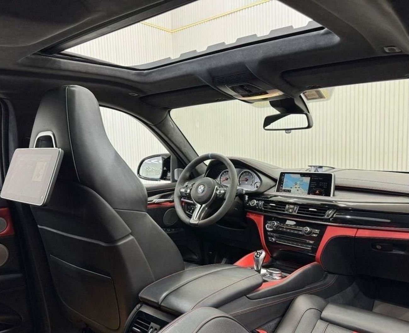 بي أم دبليو X6 M Std 4.4L 2018 BMW X6M M-Power, Warranty, Oct 2025 BMW Service Pack, Carbon Fiber Package, GCC