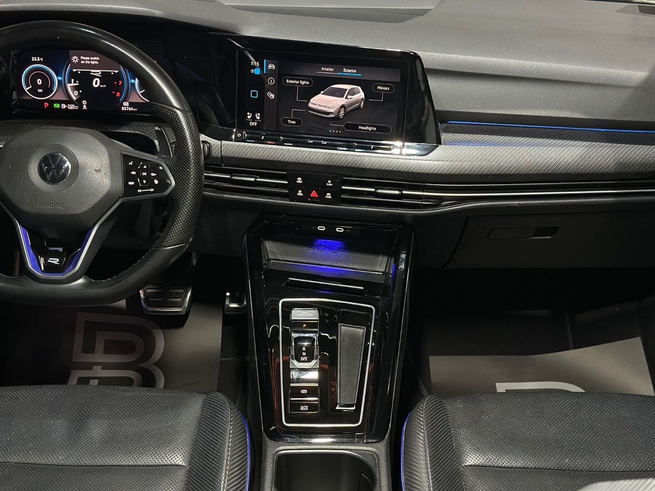 Volkswagen Golf R Base 2.0T VOLKSWAGEN GOLF R | 2023 | UNDER WARRANTY  CONTRACT SERVICE