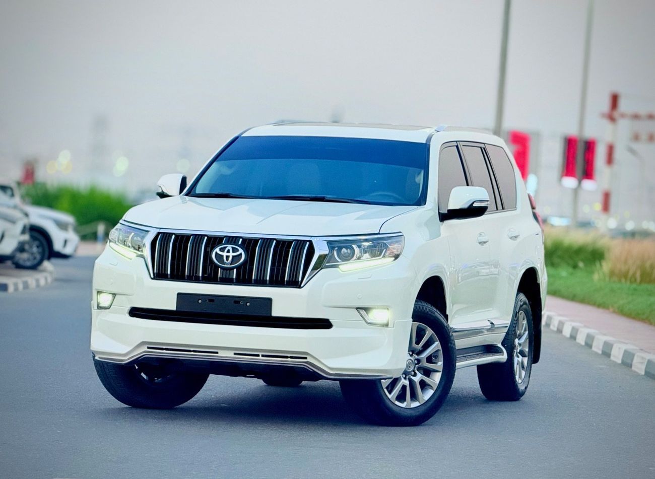 تويوتا برادو 2019 VXR V6 4.0L GCC Specification In Excellent Condition