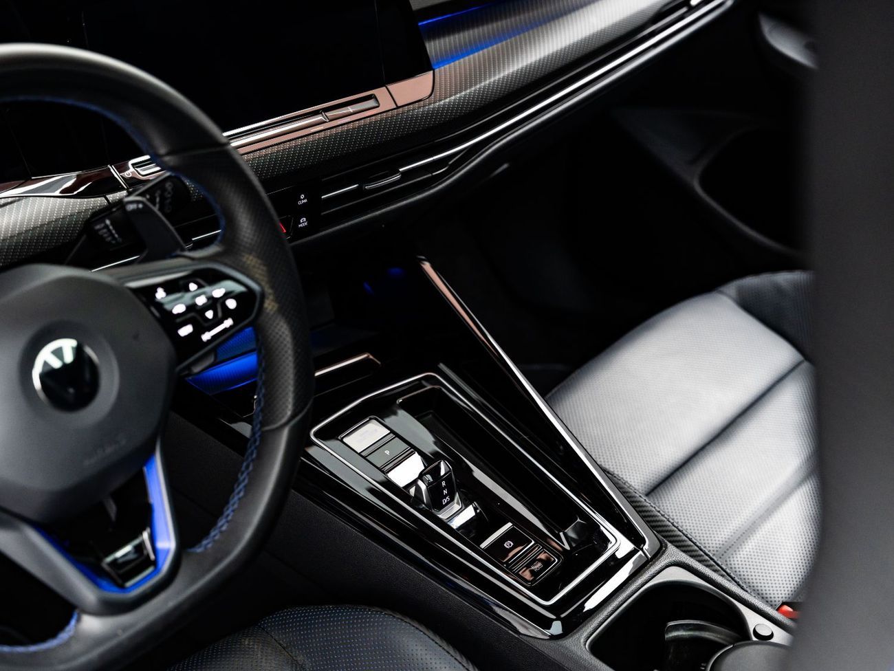 فولكس واجن جولف ار Base 2.0T