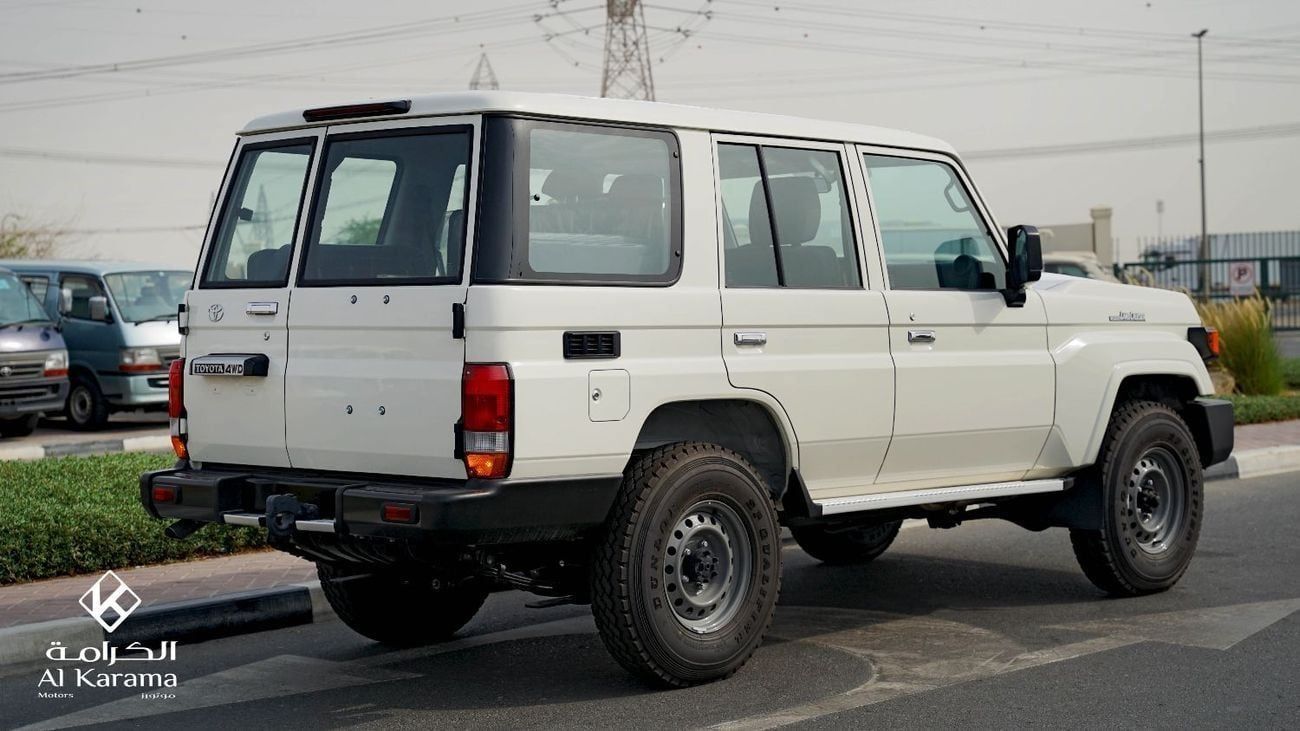 Toyota Land Cruiser 70 4.2L Diesel Engine | Manual 4x4 Transmission | Diff Lock | 5 Door | 9+ Seating
