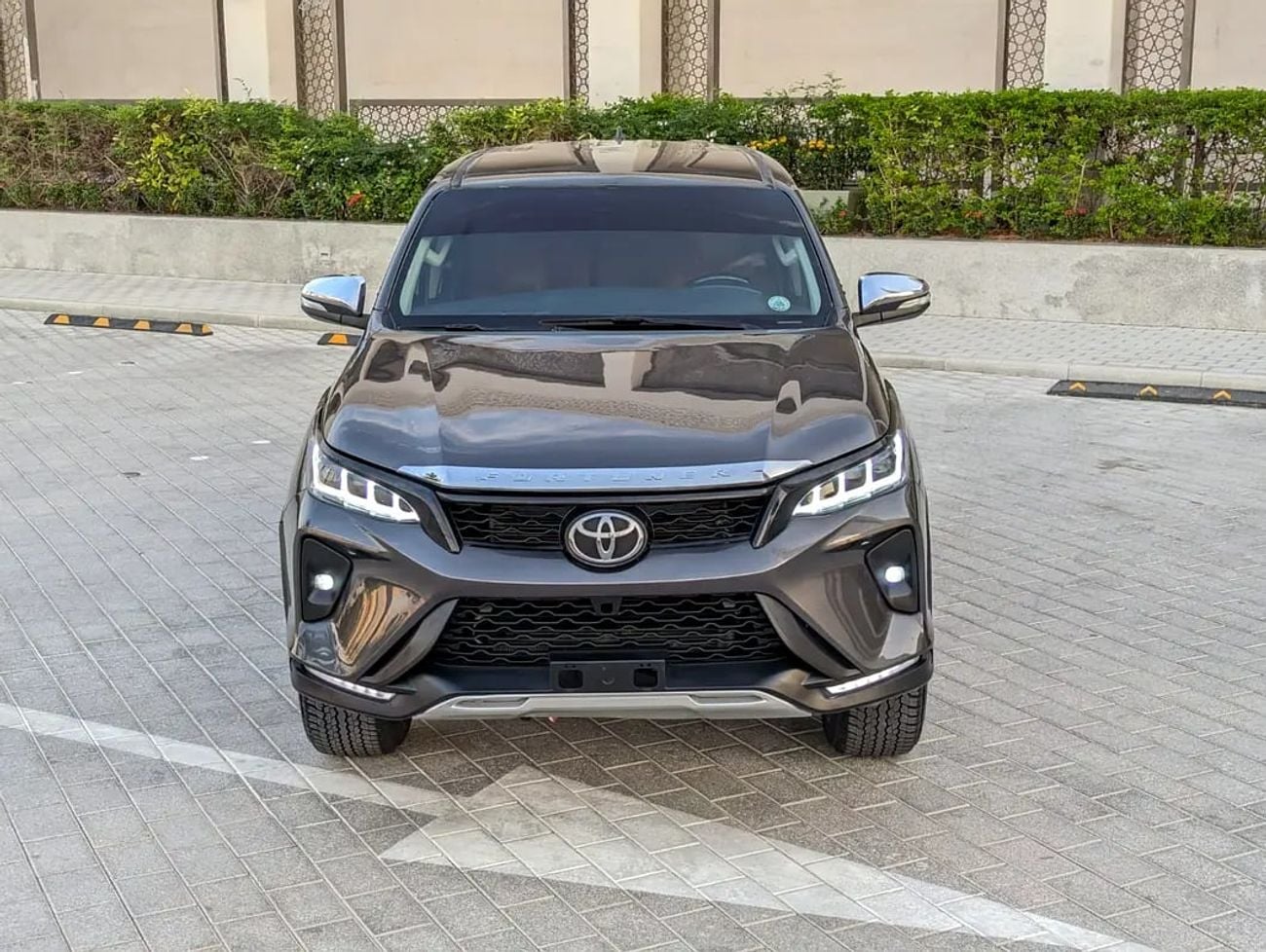 Toyota Fortuner EXR FACELIFTED V4 2.7L GCC IN EXCELLENT CONDITION