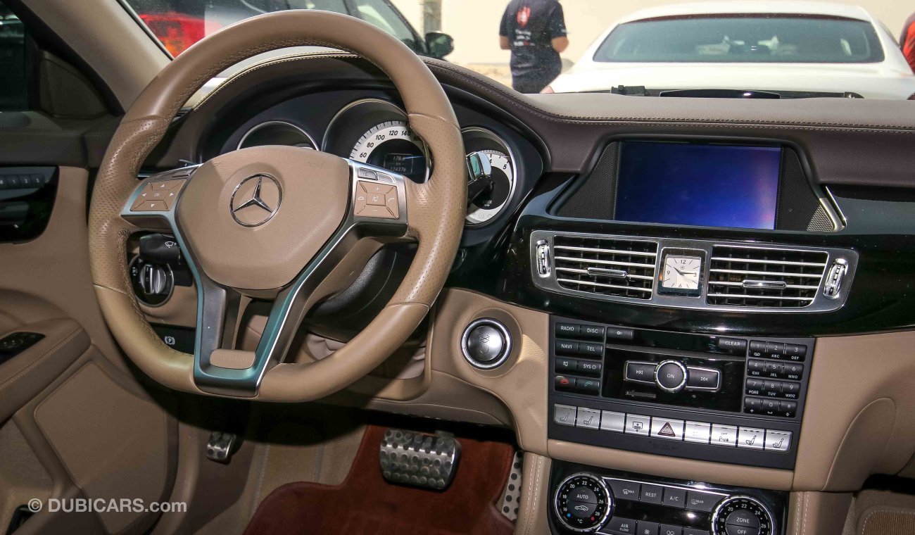 مرسيدس بنز CLS 500