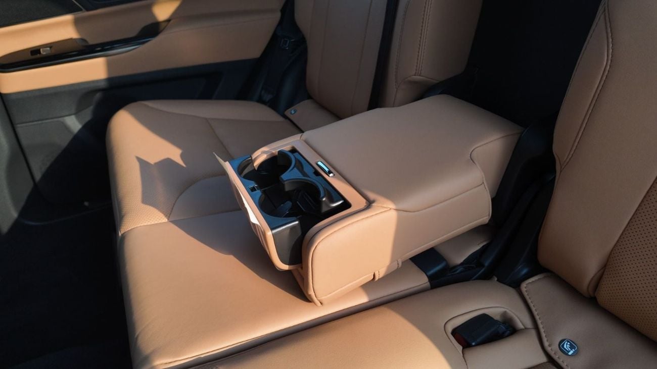 Lexus LX600 SIGNATURE