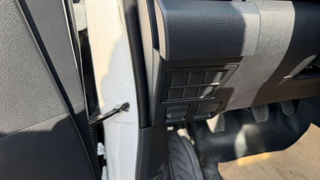 Toyota Hilux Hilux SC 2.7 MT 2026 basic 4x4