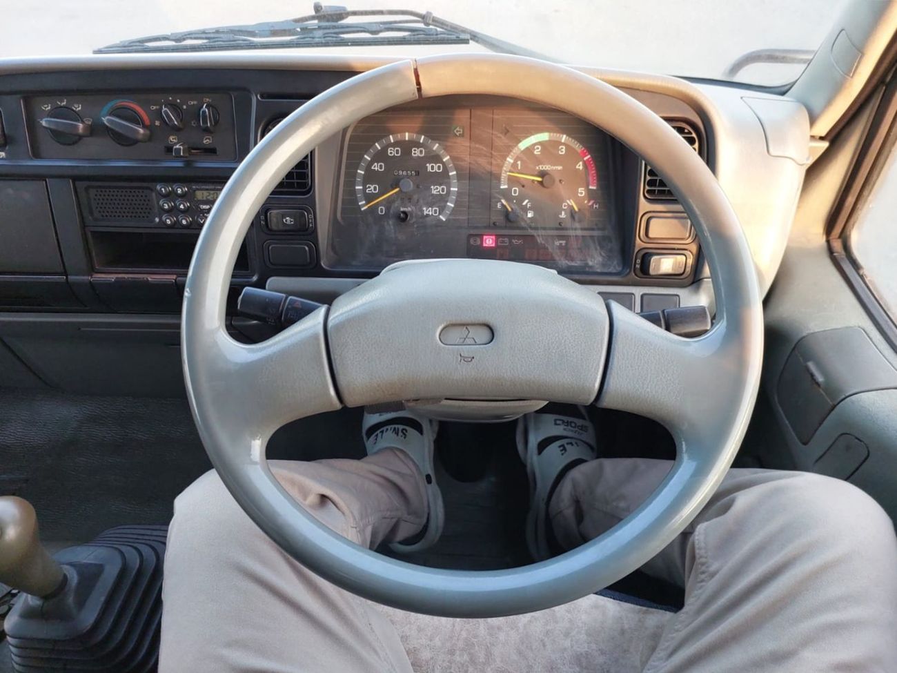 Mitsubishi Fuso Canter MITSUBISHI CANTER ALUMINIUM BODY TRUCK RHD 1994 MODEL 4.5 L DIESEL MANUAL(PM02115)