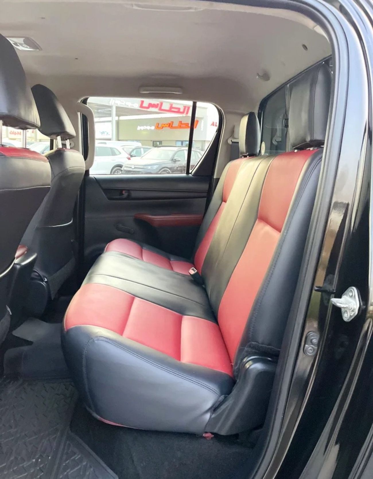 Toyota Hilux 2021 2.7 ENGINE 4 CYLINDER BLACK COLOR INSIDE BLACK AND RED GCC SPECS VERY GOOD CONDITION