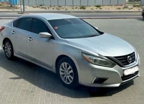 نيسان ألتيما