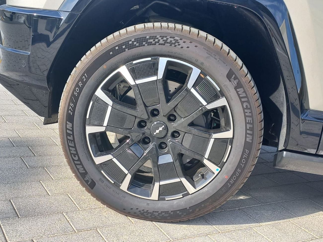 BYD Leopard 8 Smart and Brave Flagship Edition (6 Seats)