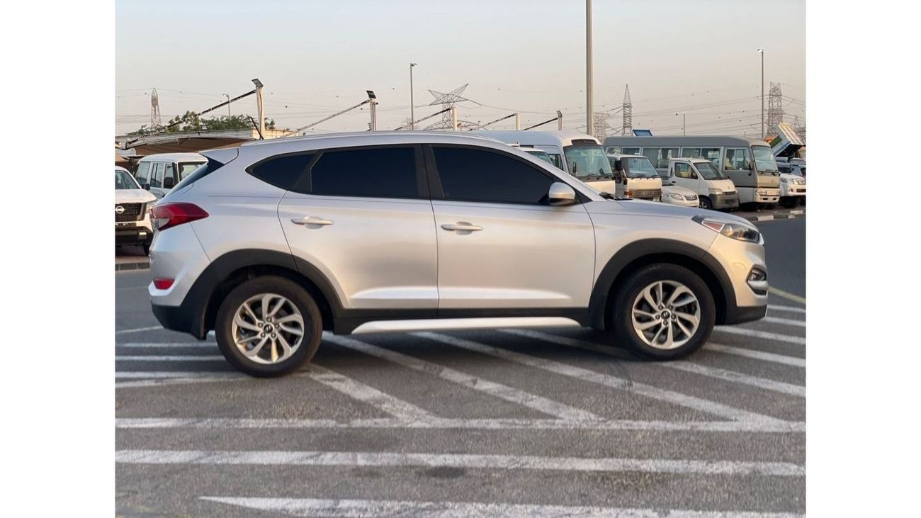 Hyundai Tucson 2016 Hyundai Tucson 2.0L V4 - GDi 4x4 AWD - Electric Seat and Rear CAM -