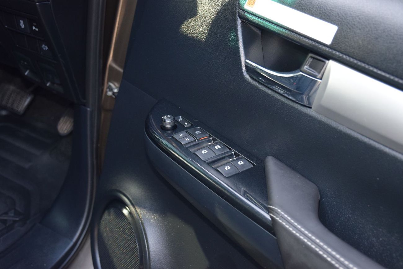 Toyota Hilux 4x4 Diesel 2.8L RHD (Export Only)