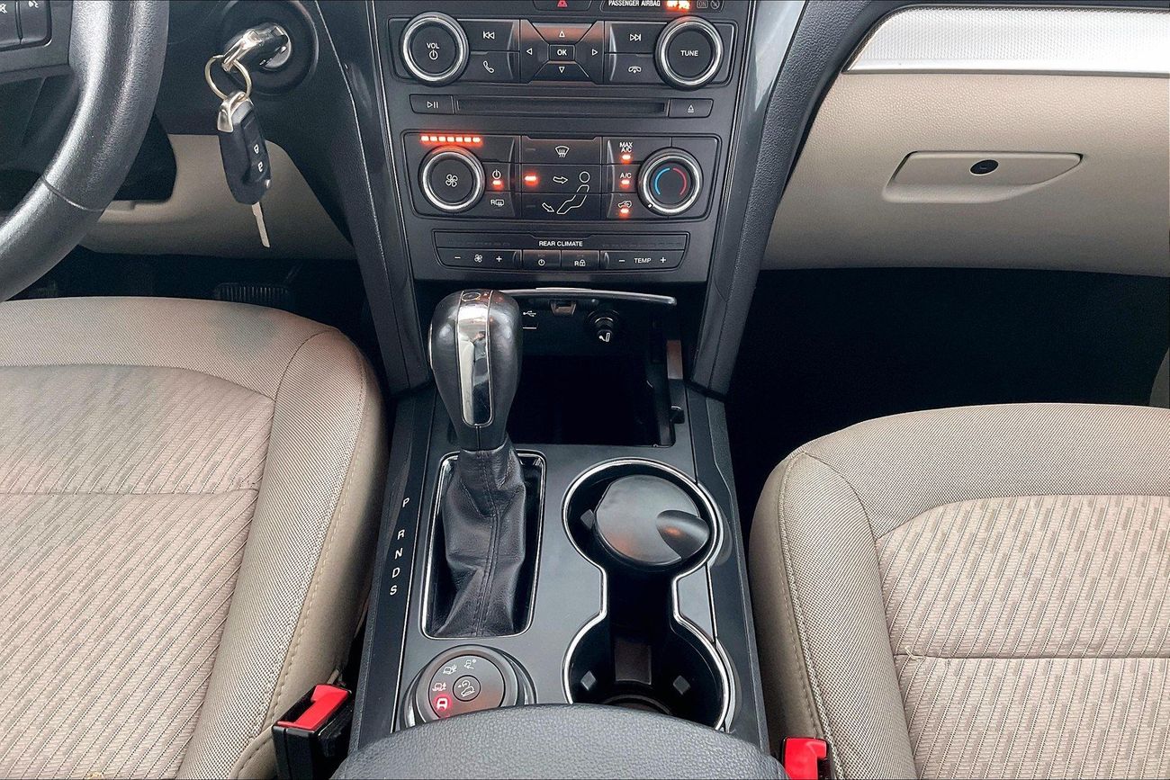 Ford Explorer XL / Standard | National Day Celebration | Guaranteed Warranty | 0 Down Payment