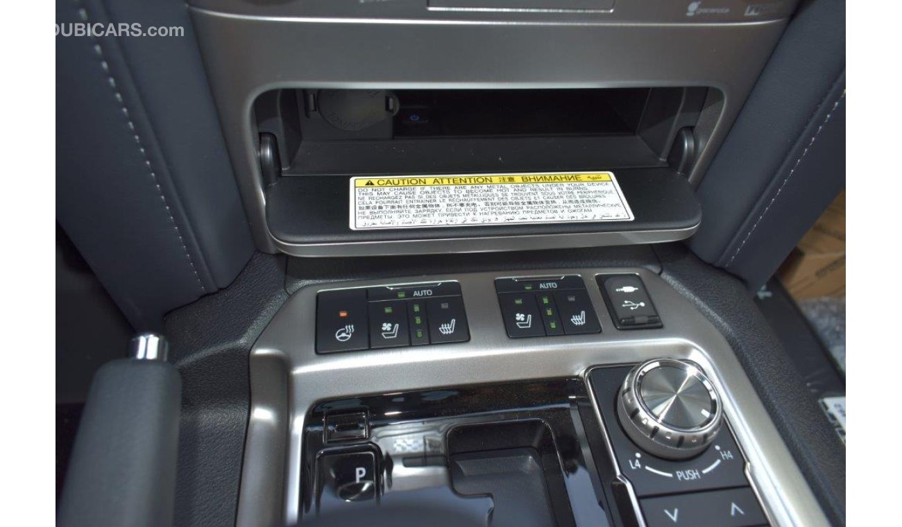 تويوتا لاند كروزر 200 VXR+ V8 4.5L Turbo Diesel 7 Seat Automatic Executive Lounge