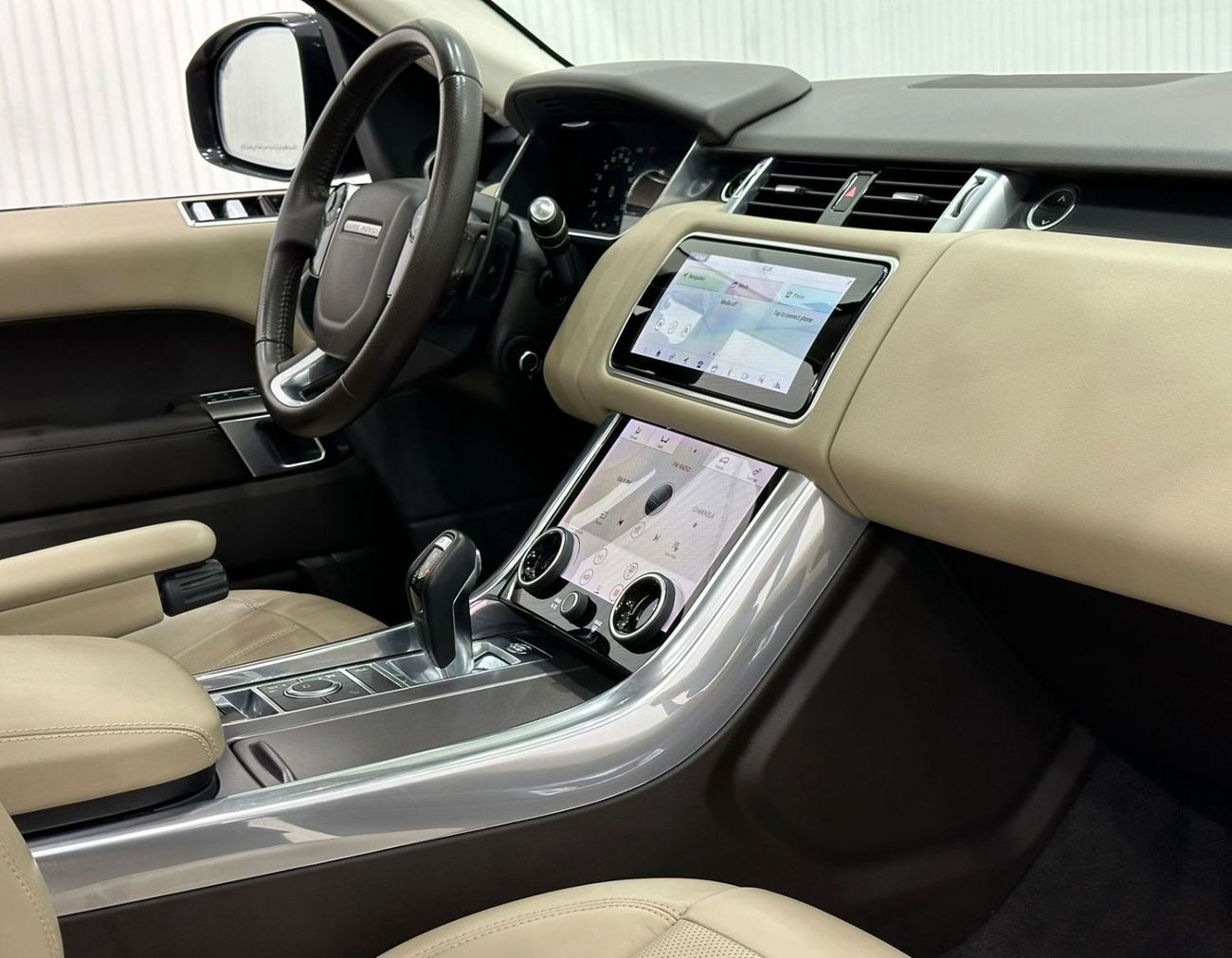 Land Rover Range Rover Sport 2020 Range Rover Sport HSE V6, Warranty, Full Range Rover Service History, Full Options, GCC