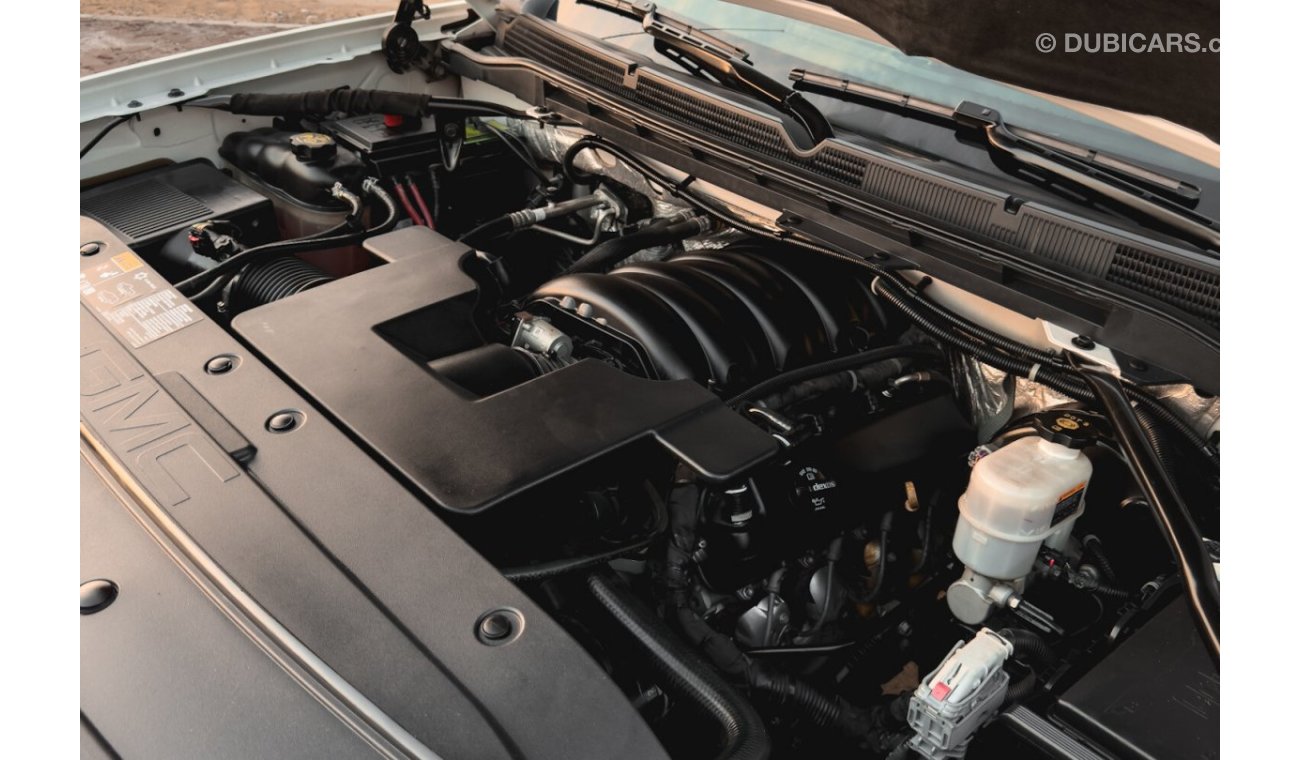 GMC Sierra SLT V8 6.2L Fully Loaded GCC Excellent Condition Under Extended Warranty