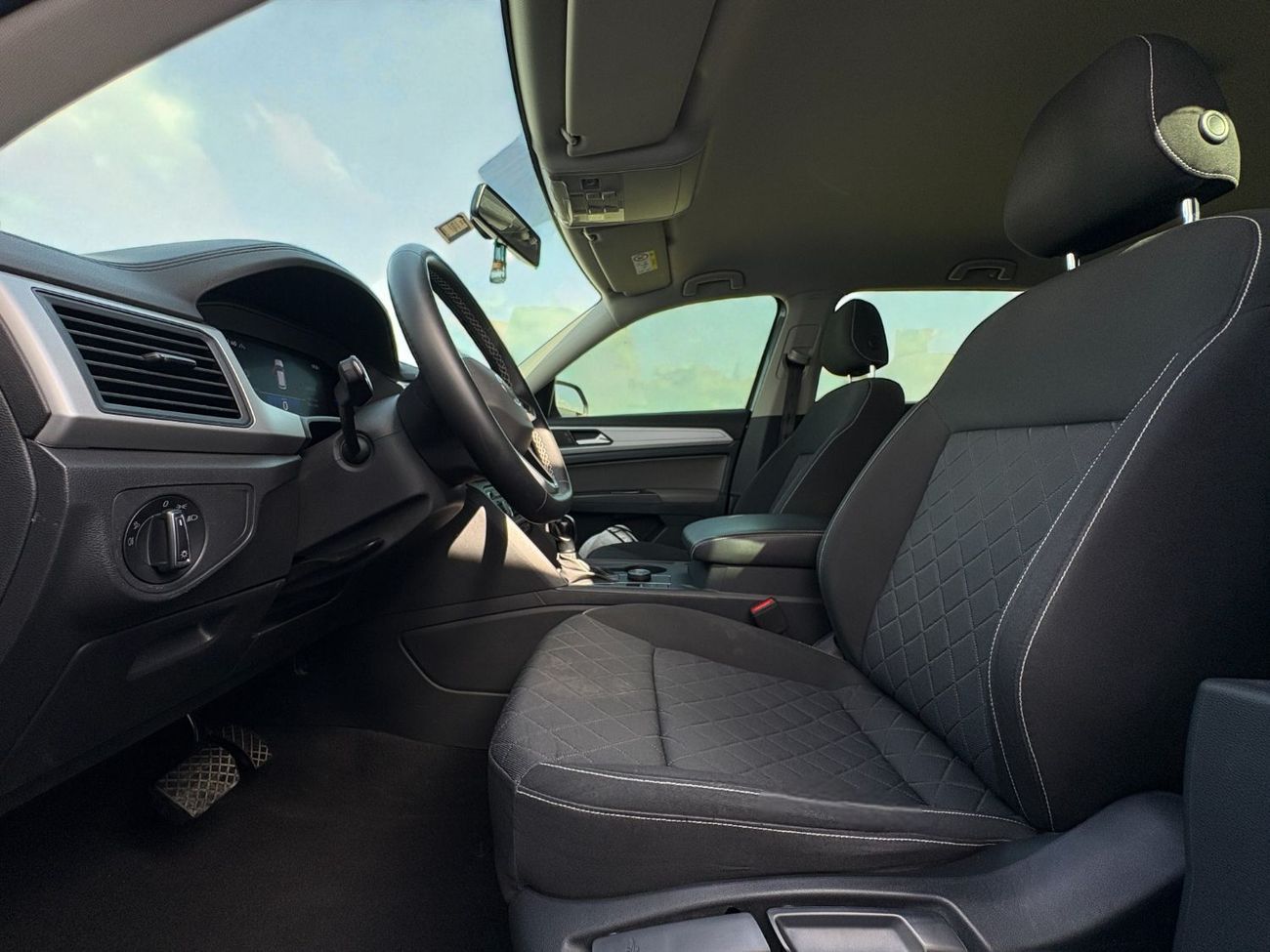 فولكس واجن تيرامونت SE 3.6L V6 A/T | 2022 | GCC SPECS | AED 1,360 per month