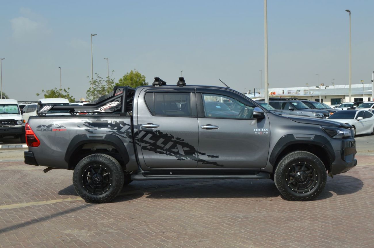 تويوتا هيلوكس Double Cabin  Right Hand Drive Model: *2017* -Push button Start,  Engine: 2.8L/ V4