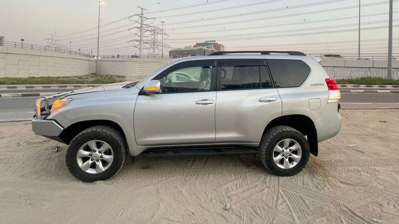 Toyota Prado TOYOTA LANDCRUISER PRADO 2013 SILVER 4WD AT DIESEL = RIGHT HAND