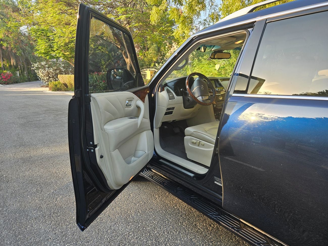 إنفينيتي QX80 LUXURY