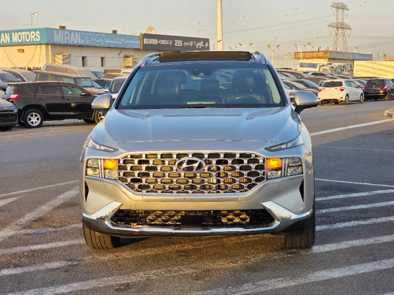 هيونداي سانتا في 2021 Model Limited Edition Paranomic roof, 360 camera,  Push button and Trunk automatic