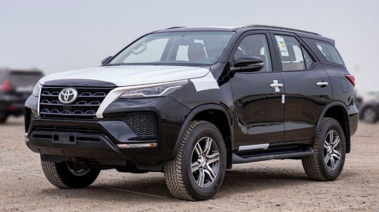 تويوتا فورتونر Toyota Fortuner SR5 2.7L Petrol  4*2 MY2025