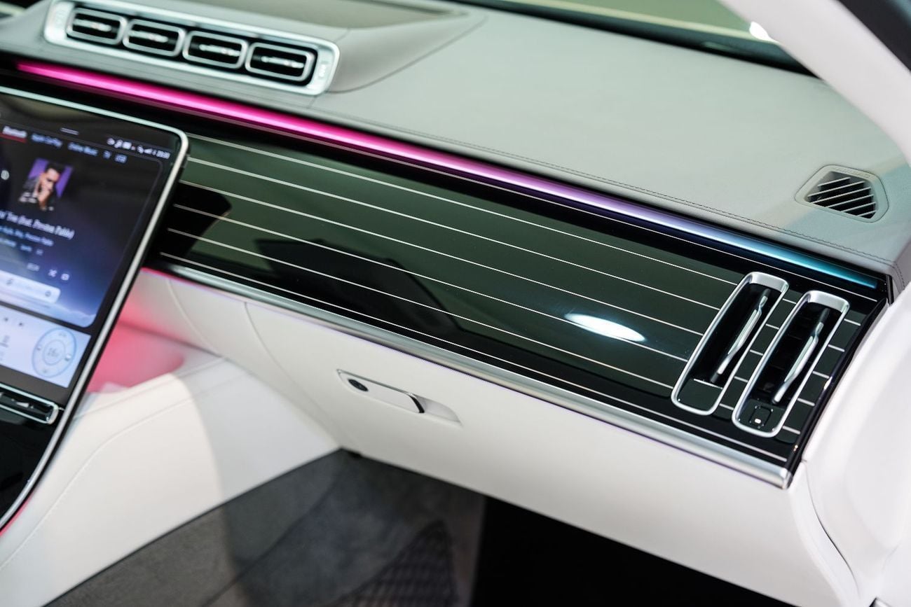 Mercedes Maybach S680 Maybach Two-Tone, BRAND NEW, Executive Rear Seat Pack Plus, EMC Warranty + Service!!