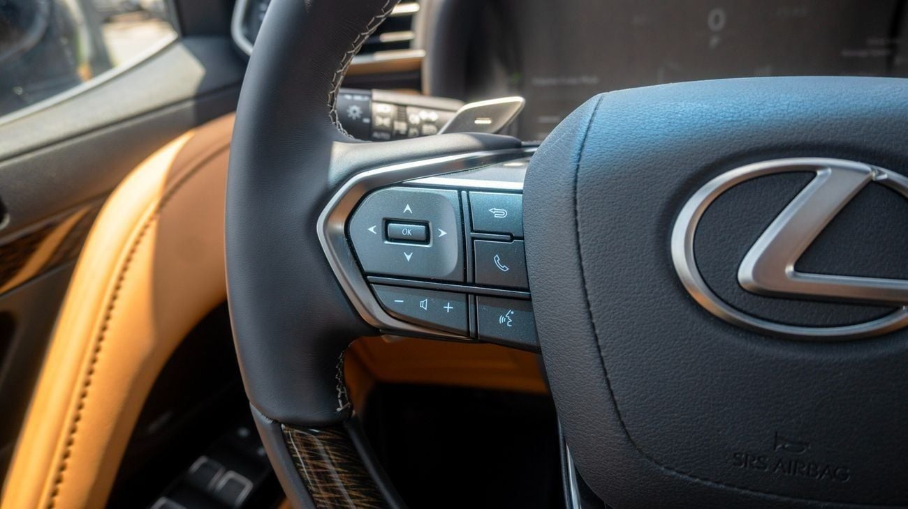لكزس LX 700h Signature