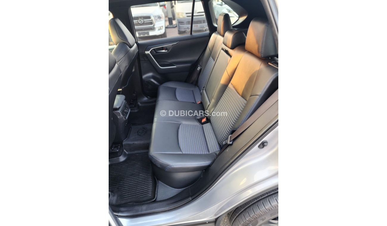 تويوتا راف ٤ TOYOTA RAV4 XLE FULL PANORAMA HYBRID 2019