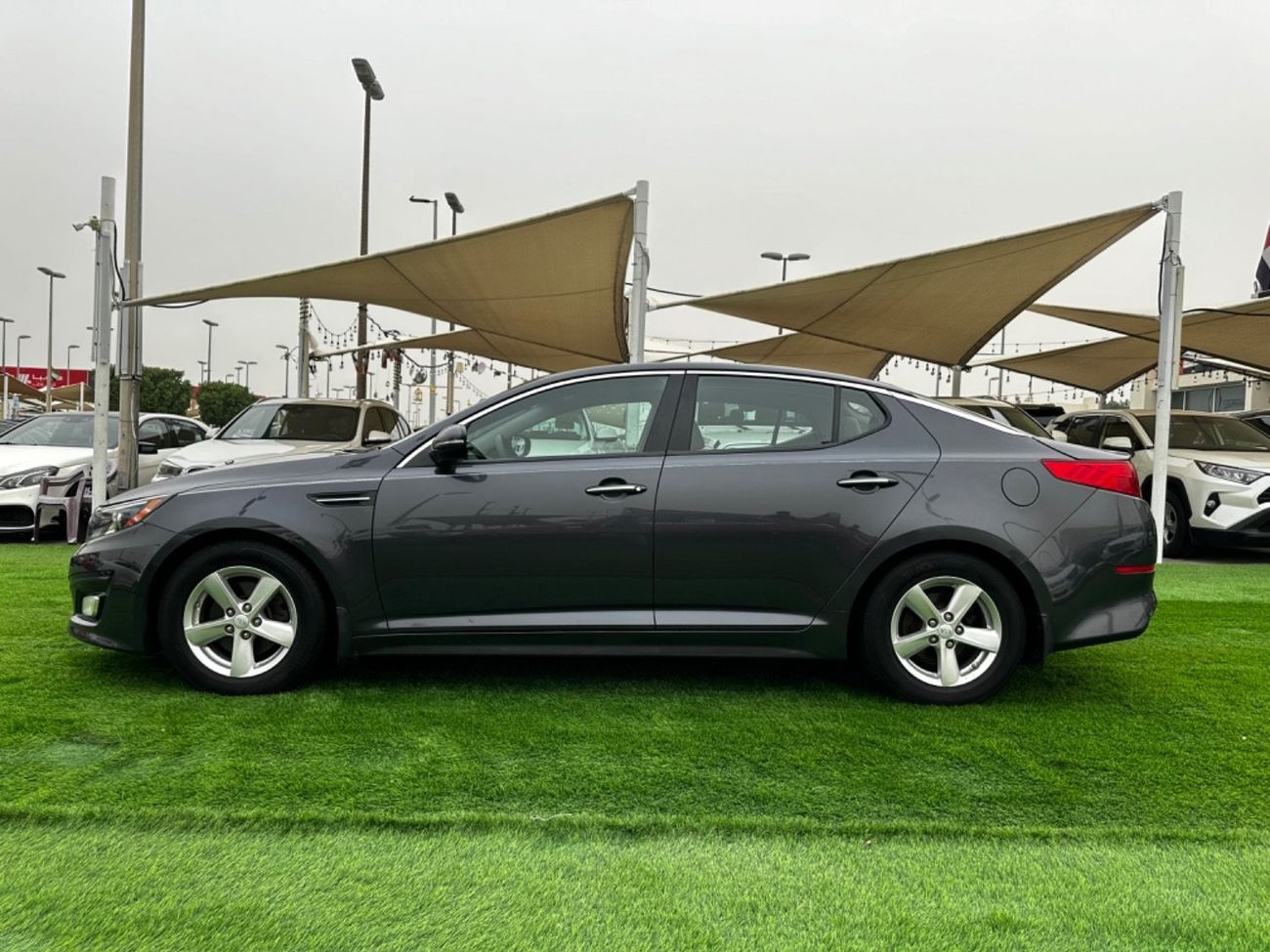 كيا أوبتيما EX موديل 2015 حاله ممتازه من الداخل والخارج