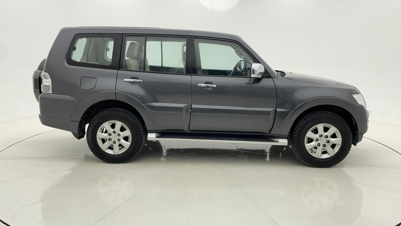 ميتسوبيشي باجيرو GLS LOW LINE 3.5 | بدون دفعة مقدمة | اختبار قيادة مجاني للمنزل