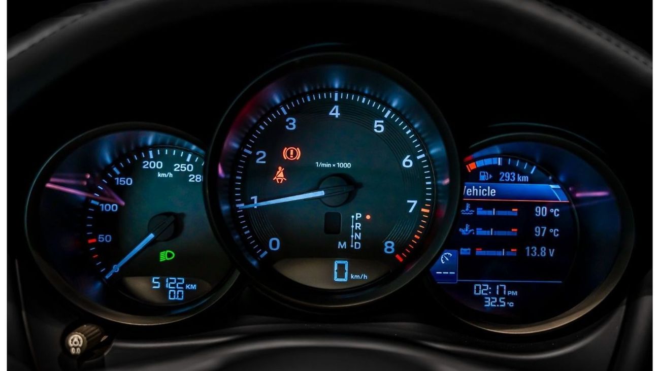 Porsche Macan 2024 Porsche Macan, 2026 Porsche Warranty, Sports Exhaust, Low KMs, GCC