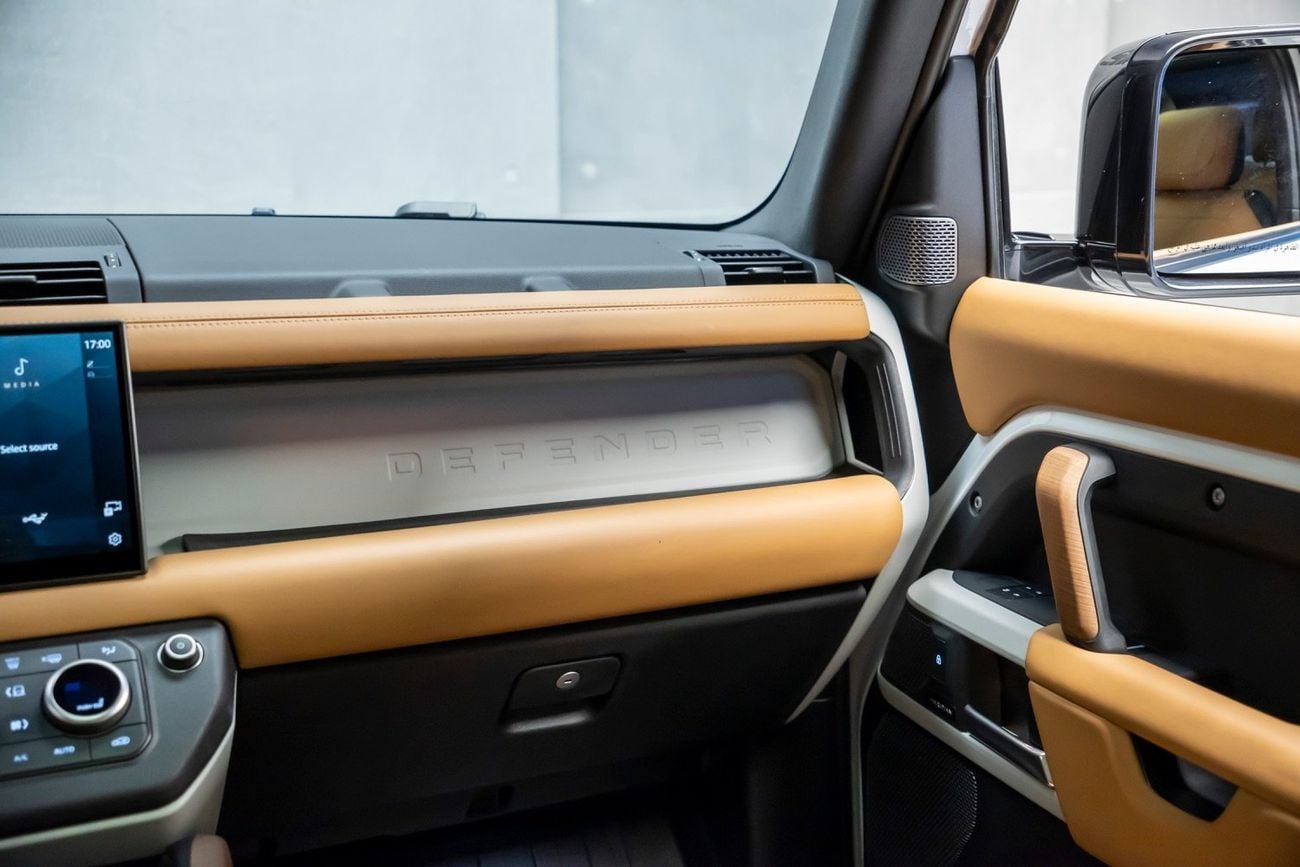 Land Rover Defender P400 90 HSE 3.0L (5 Seater)