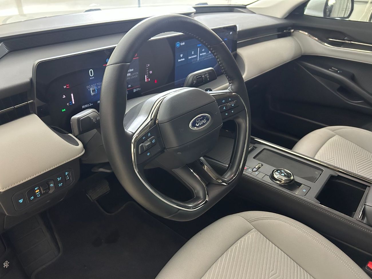 Ford Taurus AMBIENTE TPC1224N / AL TAYER MOTORS/ AL QOUZ SHOWROOM