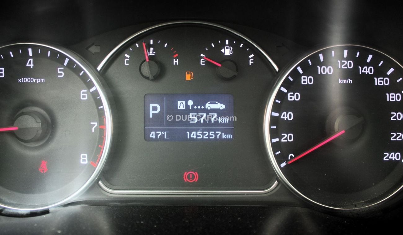 Kia Carens EX KIA CARENS - 2016 - MID OPTION - ENGINE 1600 CC - GCC - PERFECT CONDITION INSIDE OUT