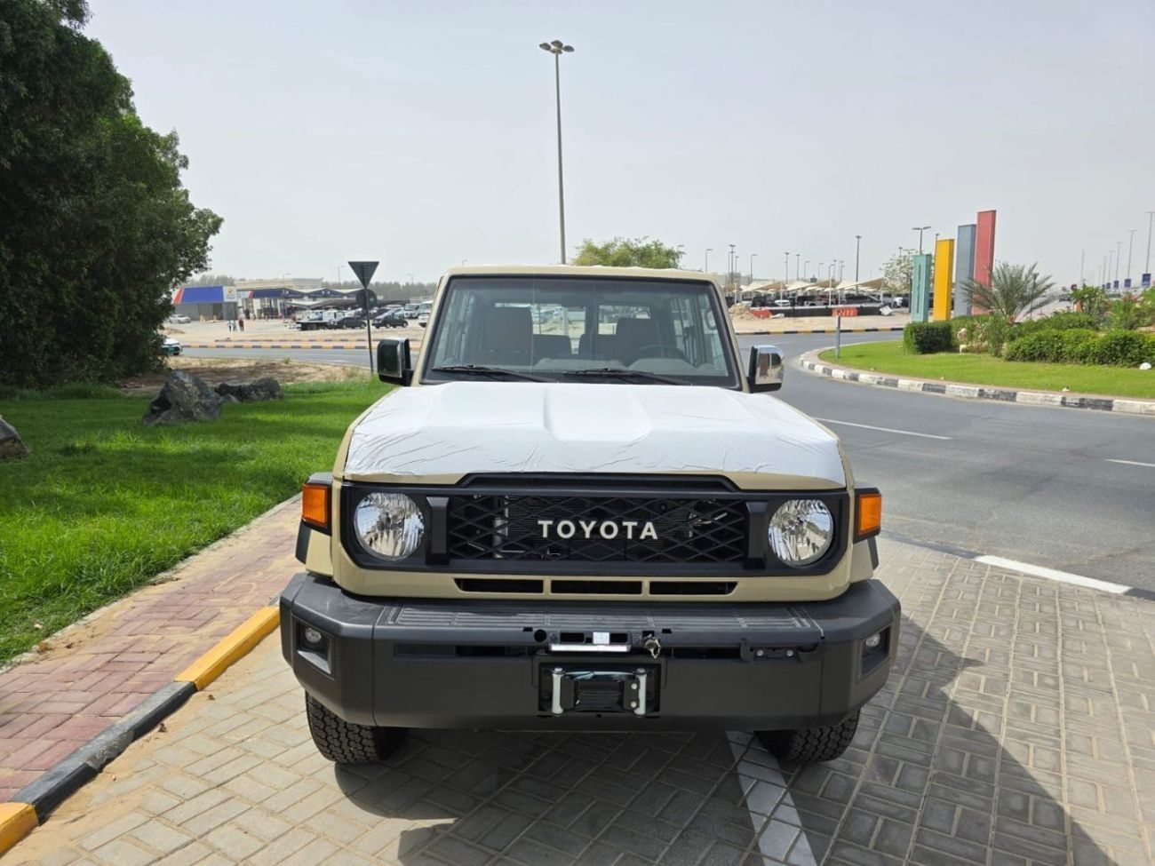 Toyota Land Cruiser 70 DLX 4.0L TOYOTA LAND CRUISER HARDTOP (70 SERIES) (GRJ71) 2024 ZERO km AUTOMATIC V6 engine 4.0 availa