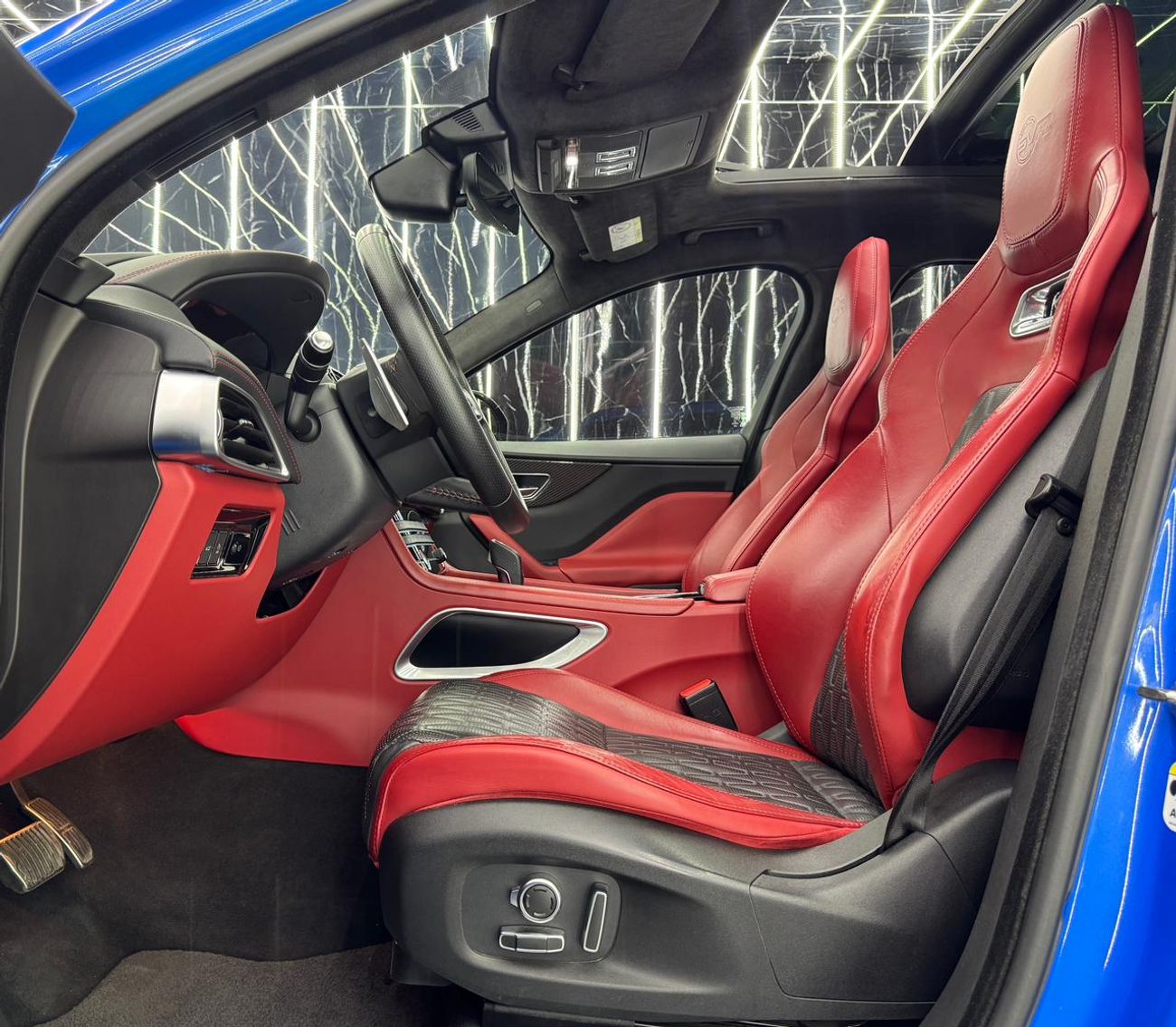 جاكوار F بيس SVR 5.0L