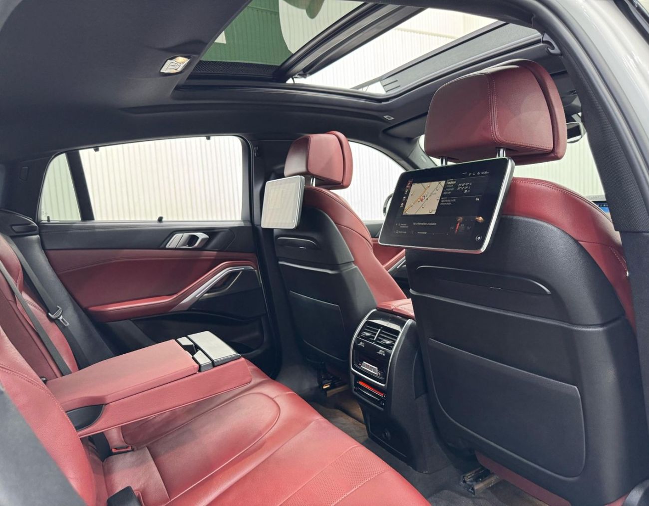 بي أم دبليو X6 40i M Sport 3.0L 2022 BMW X6 xDrive40i M-Kit, 2027 BMW Warranty + Service Pack, Fully Loaded, Low Km