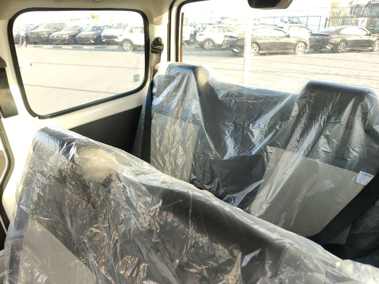 سوزوكي EECO Suzuki EECO 2026 Passenger 7 Seater Van - GL 1.2L M/T Petrol