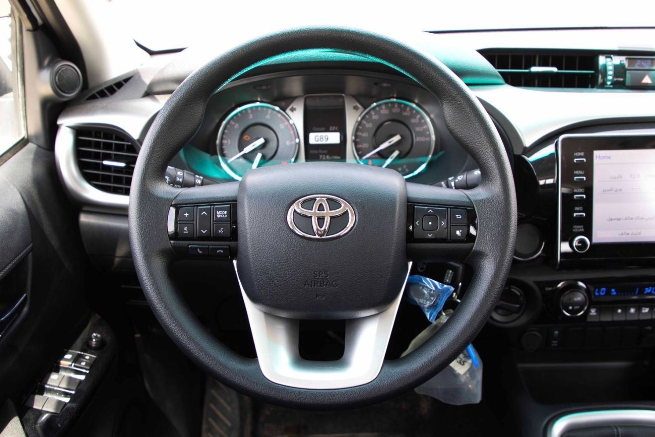 Toyota Hilux 2022 Toyota Hilux 4x4 DC 2.4 HI SR5 - White Pearl inside Black